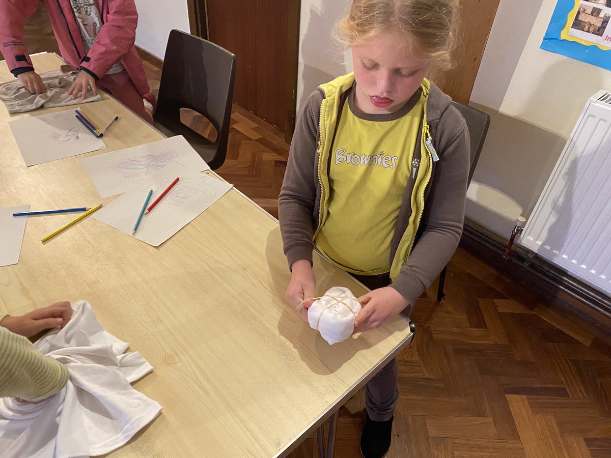 41stB's tweet photo. Tie-dying. Girls asked if they could do something creative so we decided to tie-dye some items. There where t-shirt, shorts and pillow cases. #girlsinthelead #girlguidinguk #fun https://t.co/JHUpXBLL2J