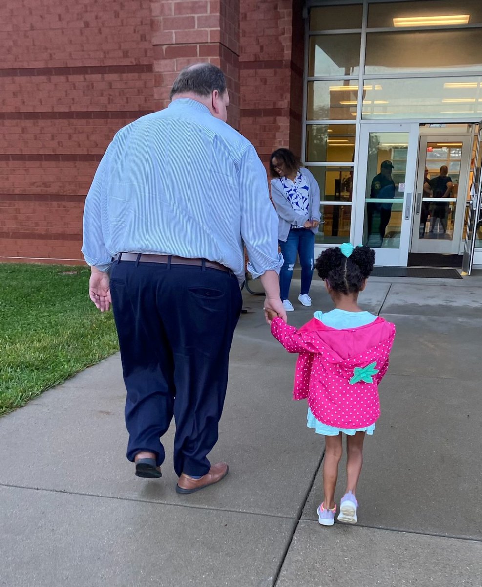 OhioJFS's tweet photo. Director Matt Damschroder participated in the 17th annual #FathersWalk by walking his children to school this morning! https://t.co/5caDQGrdh8