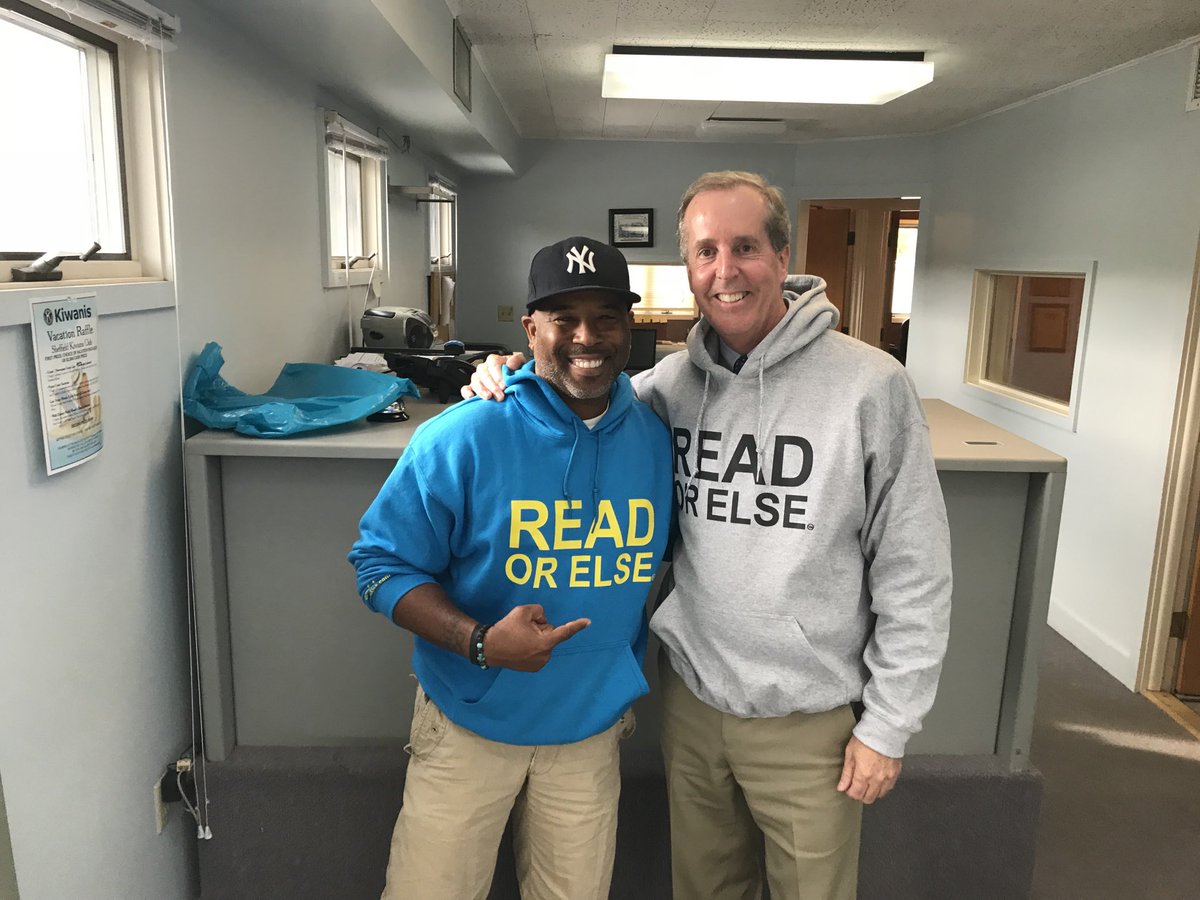 repsmitty34's tweet photo. #throwbackthursday with my friend โฆ@TyAllanJacksonโฉ who is fast becoming a โฆ@tiktok_usโฉ STAR. Empowering young people to #readorelse for a better life #intheberkshires and beyond. #mapoli https://t.co/1Rw7E2uyUz