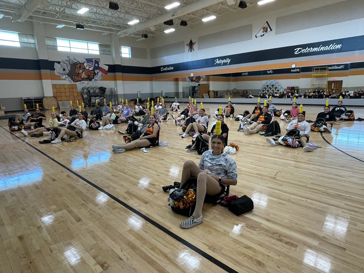 Game Day Ready with the ONLY product that “holds us together” through each performance! #yellowcanornothing <a href="/got2bUSA/">got2b USA</a>