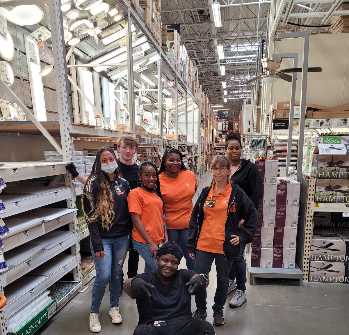 PZynedria's tweet photo. A BIG CONGRATULATIONS TO STORE 704 MET FOR 730 DAYS OSHA FREE!!!!! KEEP IT UP TEAM. @michaelcobbs06
#D73team #safetyisachoice #HDsafety https://t.co/TBO5dLlNY6