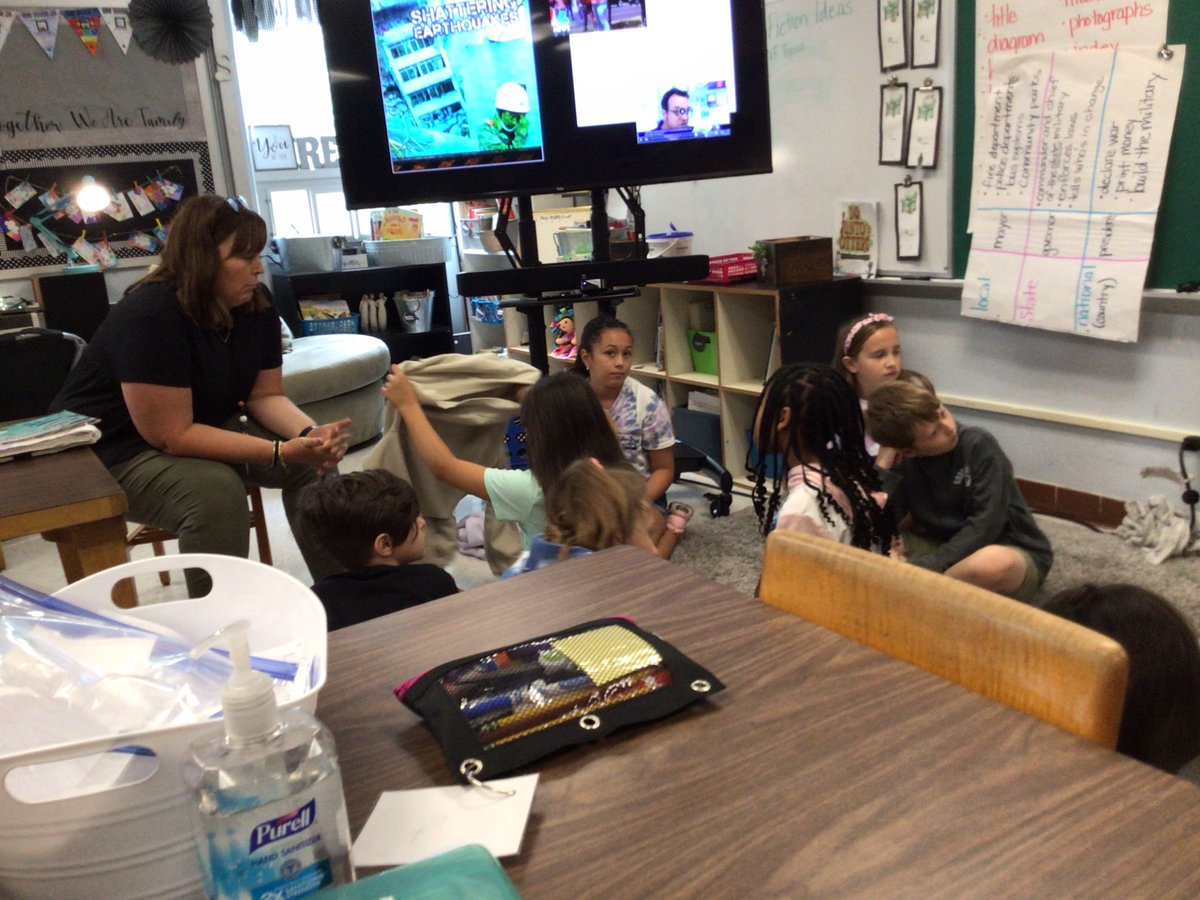 Learning about earthquakes and text features!
#somanytextfeatures
#imalexthetweeter
<a href="/dr_aaron1906/">Montize Aaron</a> 
@Ashtyaddi 
<a href="/psd/">Paul Downey</a>
<a href="/CollabClassroom/">Collab Classroom</a>