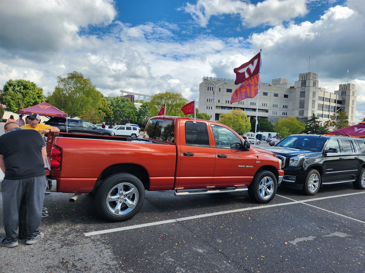 rproffit09's tweet photo. GameDay!  #hokies #ThisIsHome #tailgate https://t.co/1rZI9Tw1QR