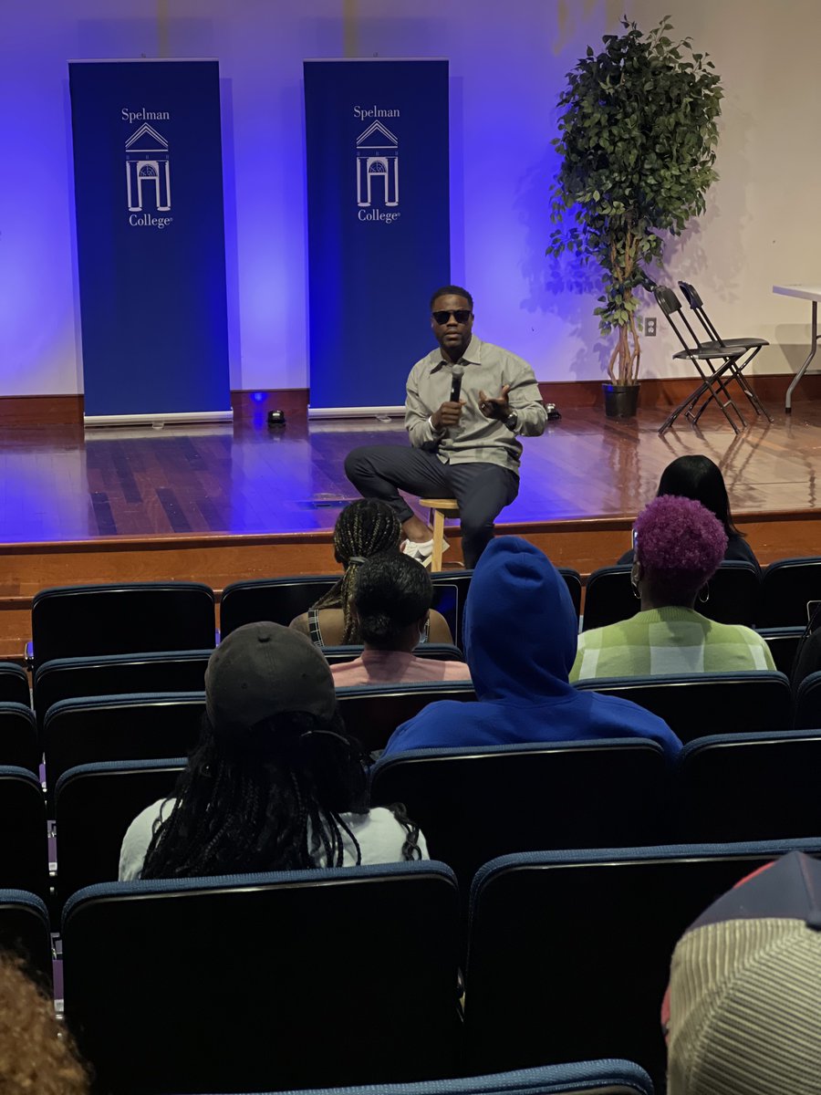 SpelmanCollege's tweet photo. .@KevinHart4real visited campus today and met with Spelman students, faculty, and staff to share lessons and insight from his personal financial journey. His Hart of It All initiative, in partnership with JPMorgan Chase, aims to bring financial literacy to the masses. https://t.co/nYytjuJ1kL