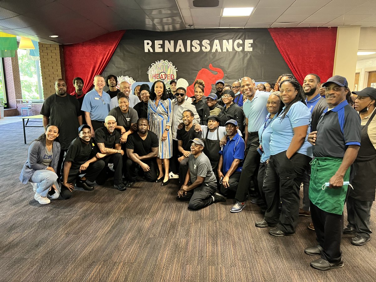 SpelmanCollege's tweet photo. .@KevinHart4real visited campus today and met with Spelman students, faculty, and staff to share lessons and insight from his personal financial journey. His Hart of It All initiative, in partnership with JPMorgan Chase, aims to bring financial literacy to the masses. https://t.co/nYytjuJ1kL