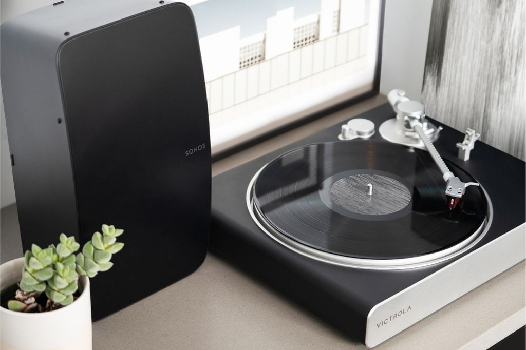 The easiest system yet! Meet Victrola's new Stream Carbon turntable that can seamlessly connect to any Sonos speaker. listenup.com/products/victr…