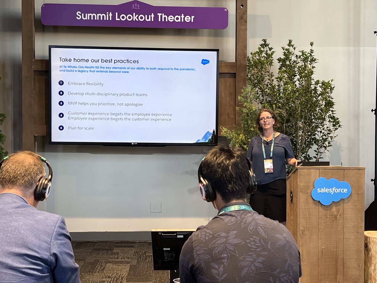 KyraSolutions's tweet photo. Is your agency offering digital #self-service? 
New Zealand saved an estimated $40M with their self-service Covid-19 response!
Learn more by reading their case study: https://t.co/qK2v8hYxBY

#df22 #salesforce #publicsector #digitaltransformation https://t.co/WnmEcCU75l