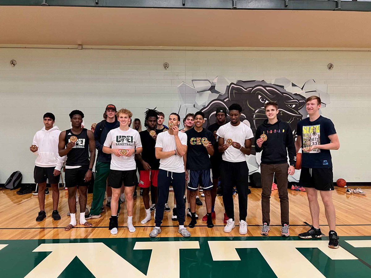 UPEIPanthers's tweet photo. Our men's basketball team enjoying some Tim Horton's Smile Cookies🙂🍪!

From Sept. 19-25, all Smile Cookie proceeds will support @KidSportPEI. So, buy a bunch of COOKIES!

#GoPanthersGo | #Basketball | #Community | #Cookies https://t.co/aIOW9jBDPr