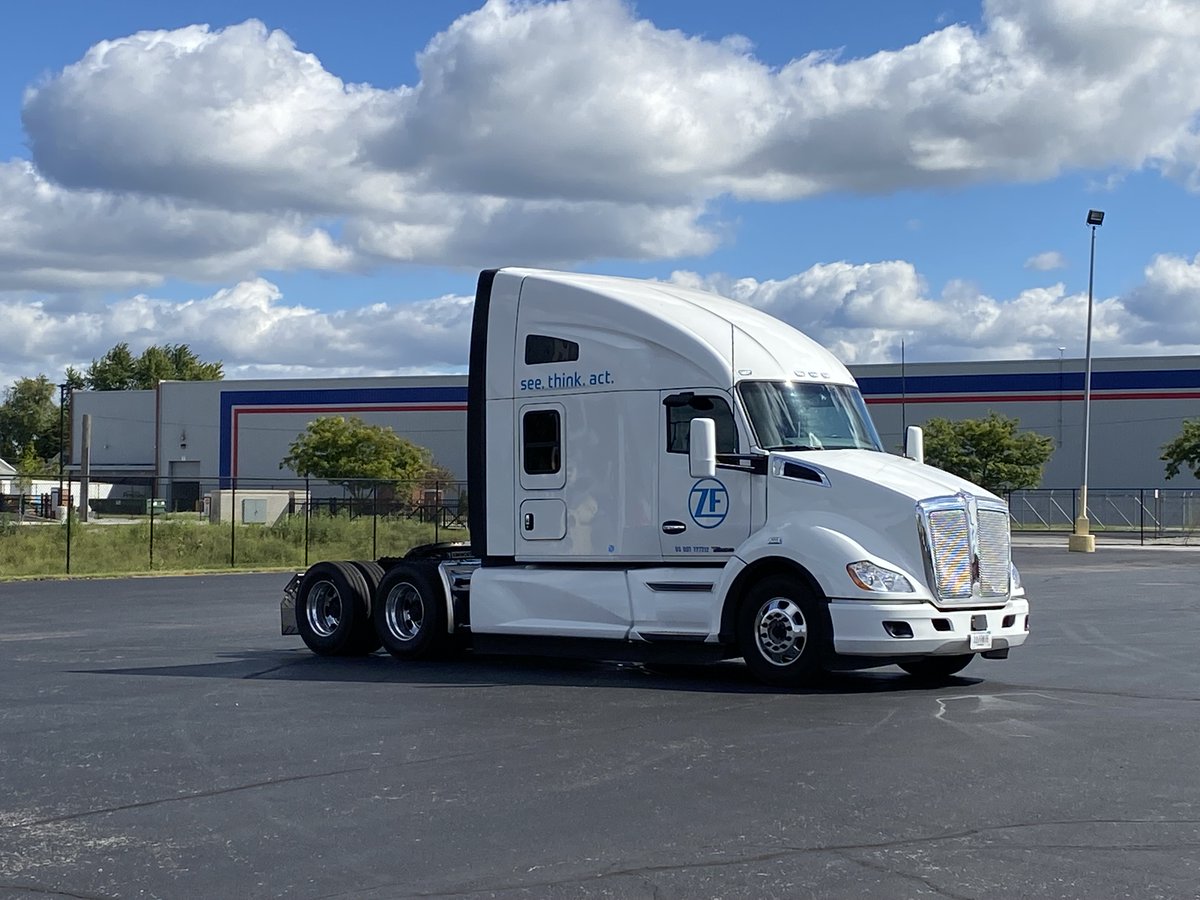 SAEIntl's tweet photo. What a great way to wrap up #COMVEC22 with the Ride-n-Drive event! Everyone who attended got to see and experience the newest in commercial vehicle #innovation. Thank you to everyone who attended! https://t.co/criEMQ3jog