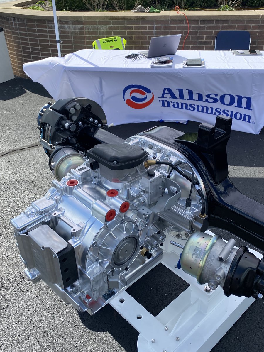 SAEIntl's tweet photo. What a great way to wrap up #COMVEC22 with the Ride-n-Drive event! Everyone who attended got to see and experience the newest in commercial vehicle #innovation. Thank you to everyone who attended! https://t.co/criEMQ3jog