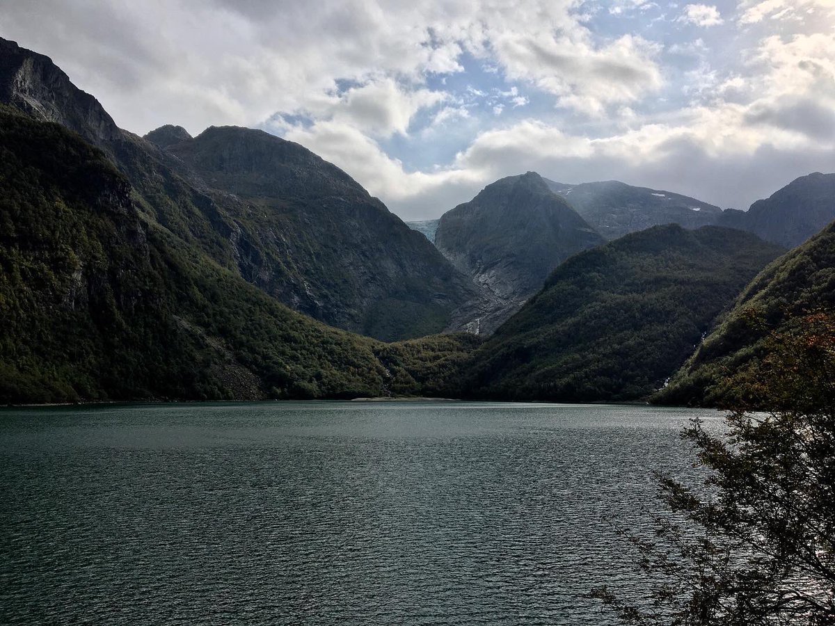geologymeyer's tweet photo. Bondhusbreen (Bondhus glacier), an offshoot of the Folgefonna glacier, from Bondhusvatnet (Lake Bondhus). Magnificent, but climate change has really had an impact. #glaciar #norway #climatechange #glacialretreat . https://t.co/aXmCQzzxhm
