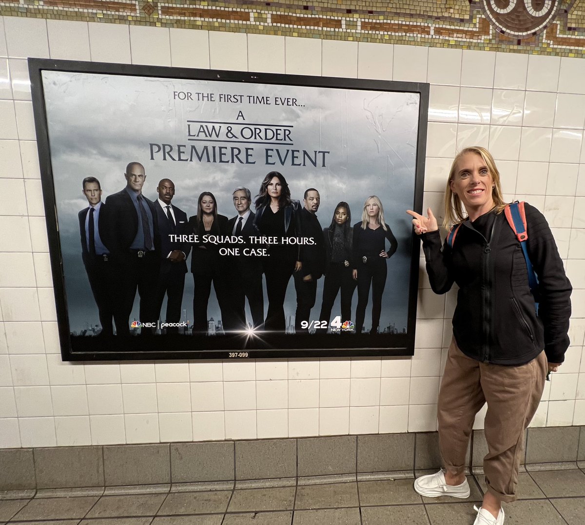 Liv_Noah_Benson's tweet photo. So ready for tonight, caught this at one of my subway stops yes to my favorite squad SVU and to this epic 3 way crossover, I’m so excited!! #3waycrossover @Mariska @Chris_Meloni @FINALLEVEL @KelliGiddish @DaniMoneTruitt https://t.co/32Y5Ntya74