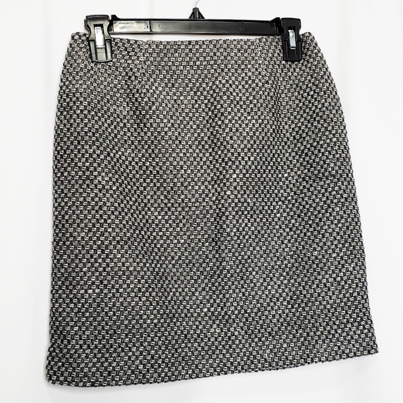 So good I had to share! Check out all the items I'm loving on <a href="/Poshmarkapp/">Poshmark</a> #poshmark #fashion #style #shopmycloset #disney #everly: posh.mk/uctgn8apxtb