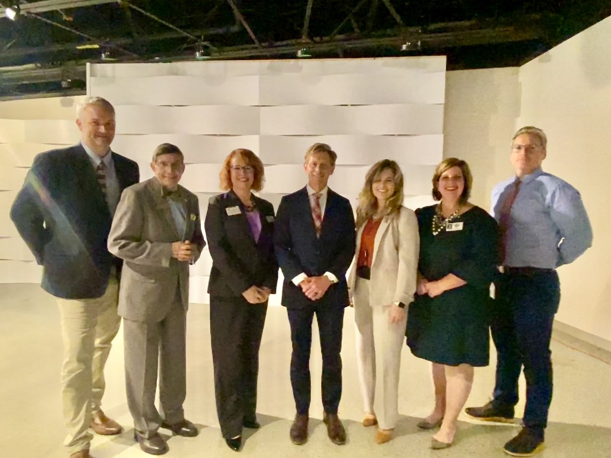 egmackey's tweet photo. Great being back in Alabama &amp; I appreciate the opportunity to speak at the @SchoolsFdtn Principally Speaking Network this afternoon.  Glad to see #ALBOE Member Dr Wayne Reynolds, @AlabamaAchieves team members, Stephanie Kelly from @SchoolsFdtn along w/ administrators &amp; educators https://t.co/QOXgWc4H4w