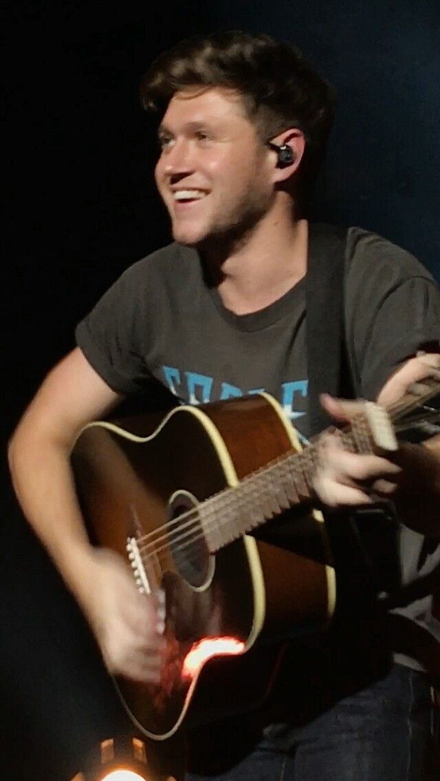 safe niall. (@niallcomf) on Twitter photo 