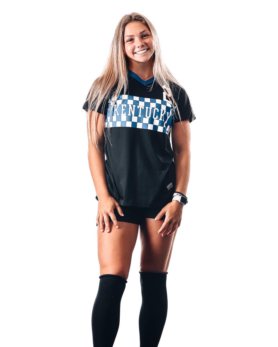 lolasommerr's tweet photo. i’m so excited and blessed to announce my verbal commitment to play soccer at the University of Kentucky!!! so thankful that God has given me this opportunity &amp; for the endless support from my family, coaches, teammates, and friends along the way. go wildcats!! 💙 #bbn #sec https://t.co/P5okKDsZEc