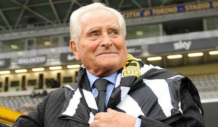 rapg4m3's tweet photo. @juventusfc I Bei Tempi . https://t.co/KkQVmYBnPQ