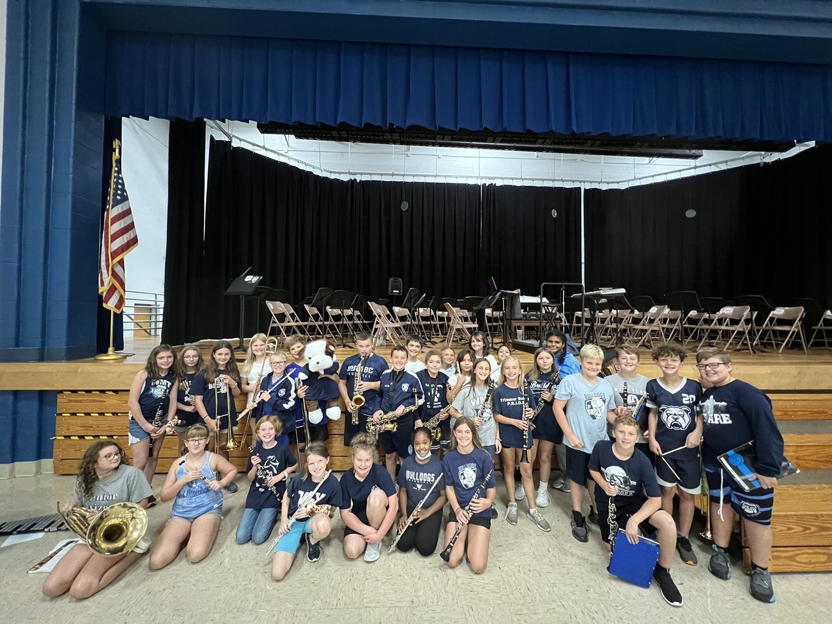 WY_ElemBand's tweet photo. #bulldogblue today!! ๐พ๐ #wyasd #wyproud #spiritweek #HOCO2022 https://t.co/Ktwo9LdEqT