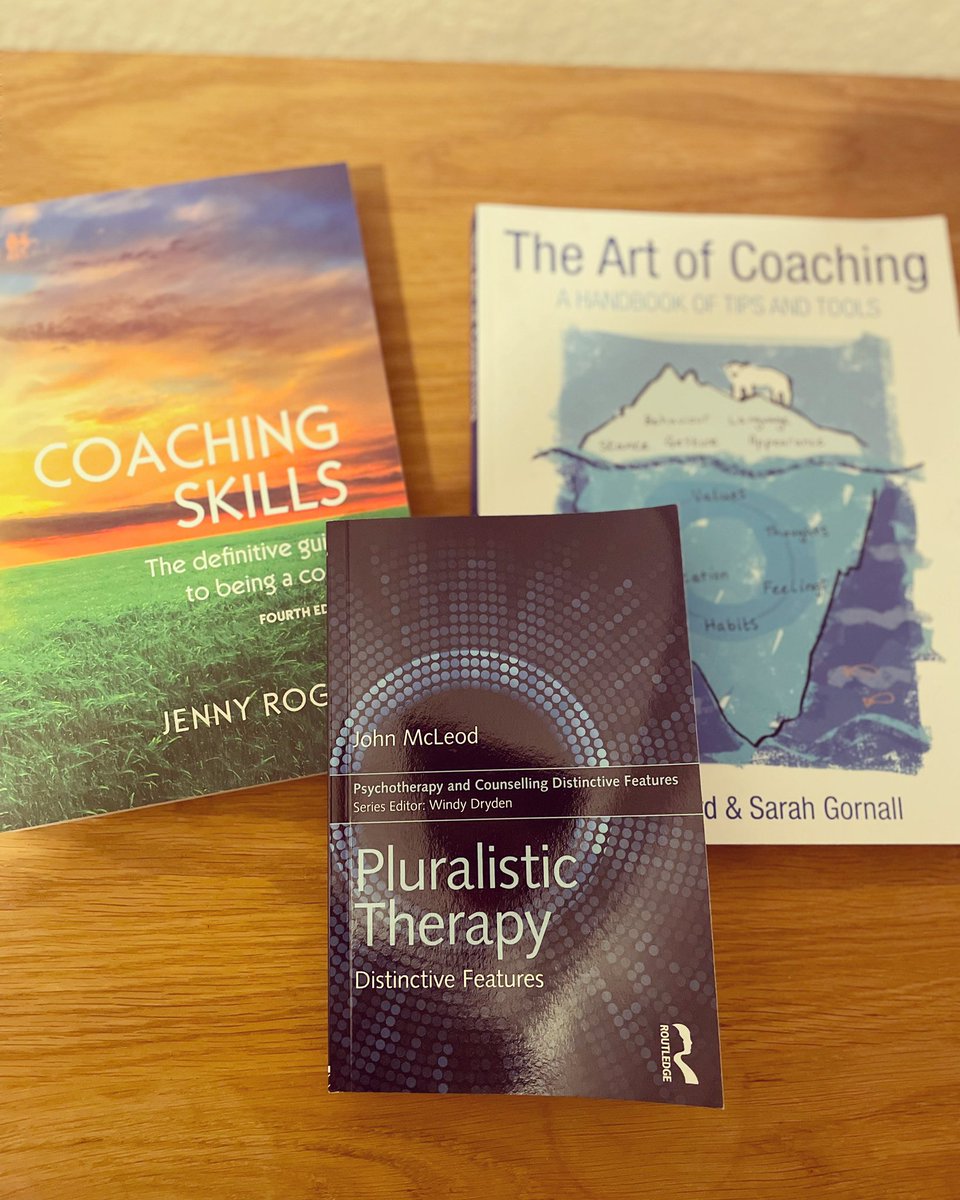 Who else loves a new book day? 📚🤓.
.
What other good reads are people enjoying and recommending?
.
#sportpsychology #coaching #growth #development #cpd #training #learning #wellbeing #performance