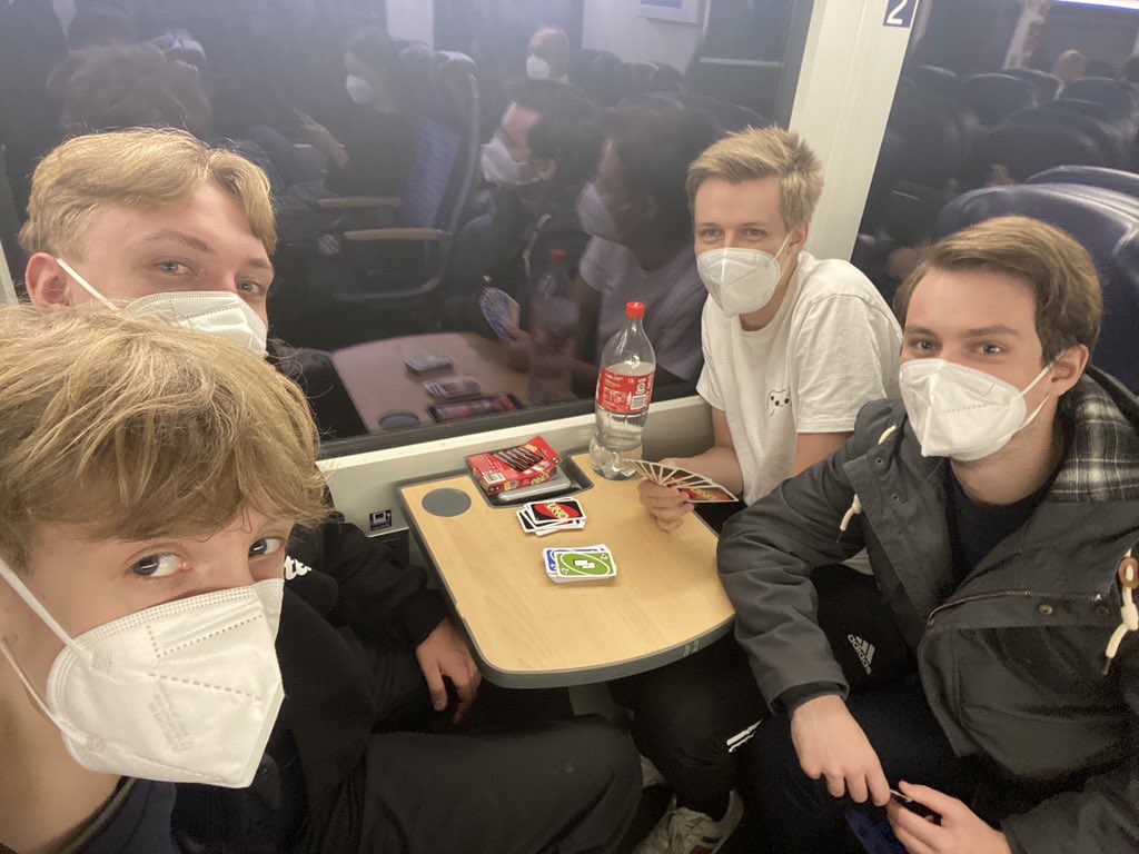 MadsMertz's tweet photo. #nottrackmania #uno #wehateeachother 
@wooptm @RadianceTM @ClanJohan https://t.co/J53Otybm7p