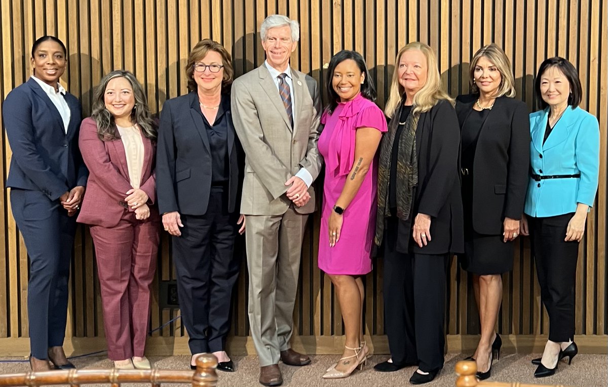 STCL_Houston's tweet photo. The attorneys on the Women in the Law panel shared insights about many topics, including making bold moves, non-traditional career paths, the value of diversity, and using “firsts” as an opportunity to open the door for others.
https://t.co/x0MuejRVtf
#stclalumni #reunionweek https://t.co/n9Hgmf3squ