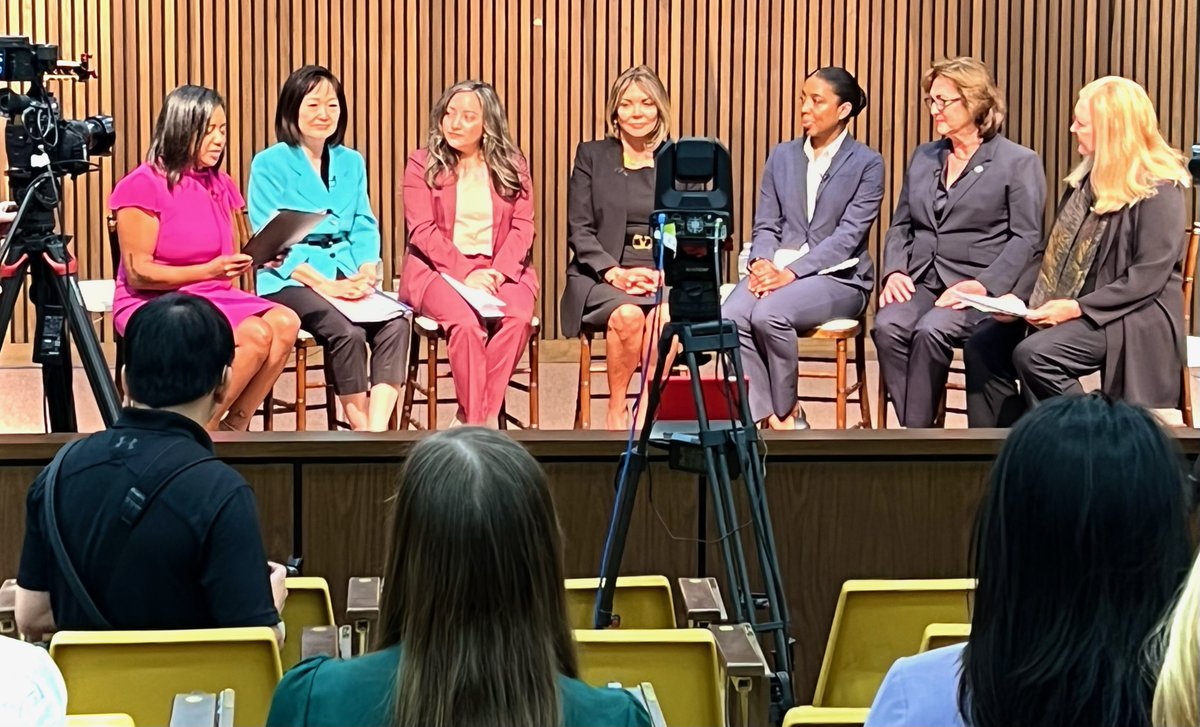 STCL_Houston's tweet photo. The attorneys on the Women in the Law panel shared insights about many topics, including making bold moves, non-traditional career paths, the value of diversity, and using “firsts” as an opportunity to open the door for others.
https://t.co/x0MuejRVtf
#stclalumni #reunionweek https://t.co/n9Hgmf3squ