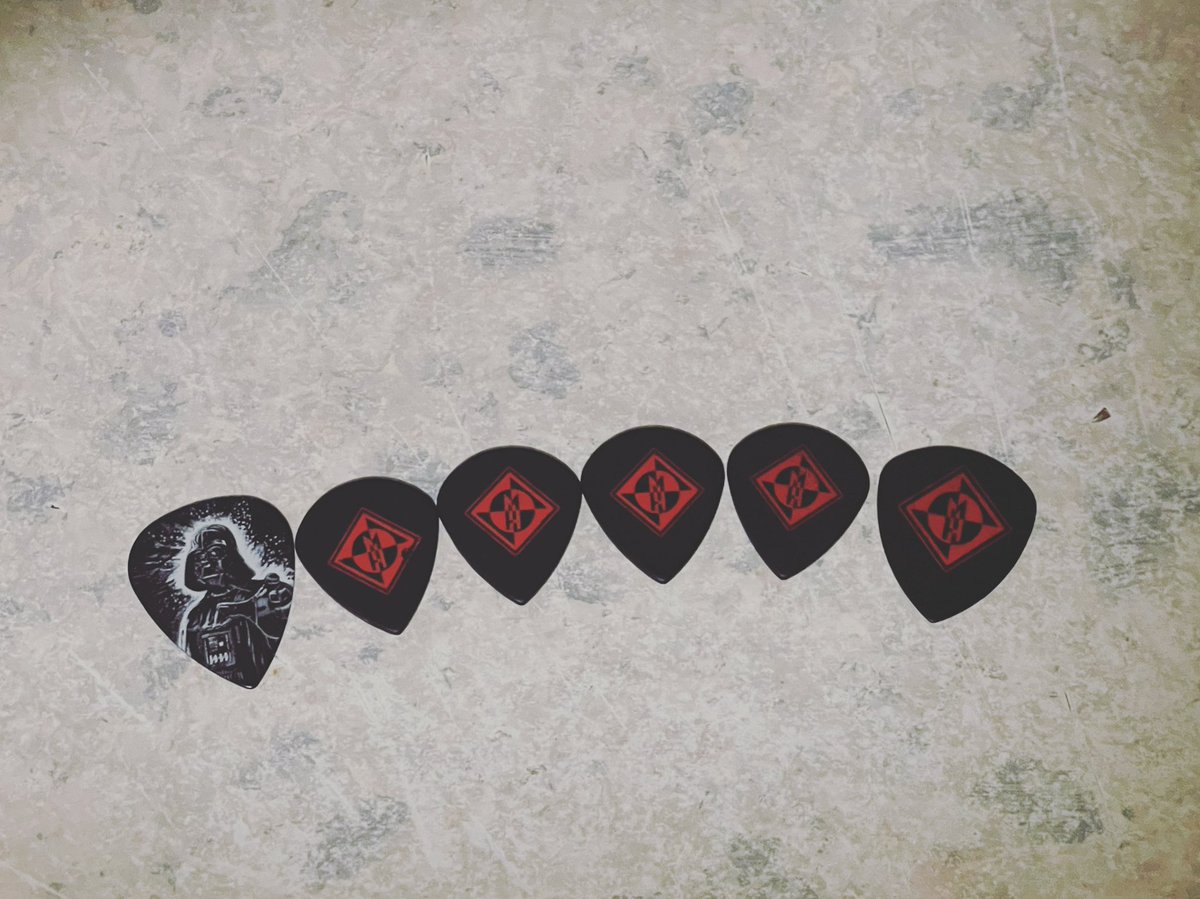 PitTrollMosh's tweet image. If you know someone having a hard time of it and you think one of these Machine Head picks would lift them up please get in touch.

I make a decision after a few days, post picks out to individual recipients free of charge.

#pittroll #machinehead #pcac