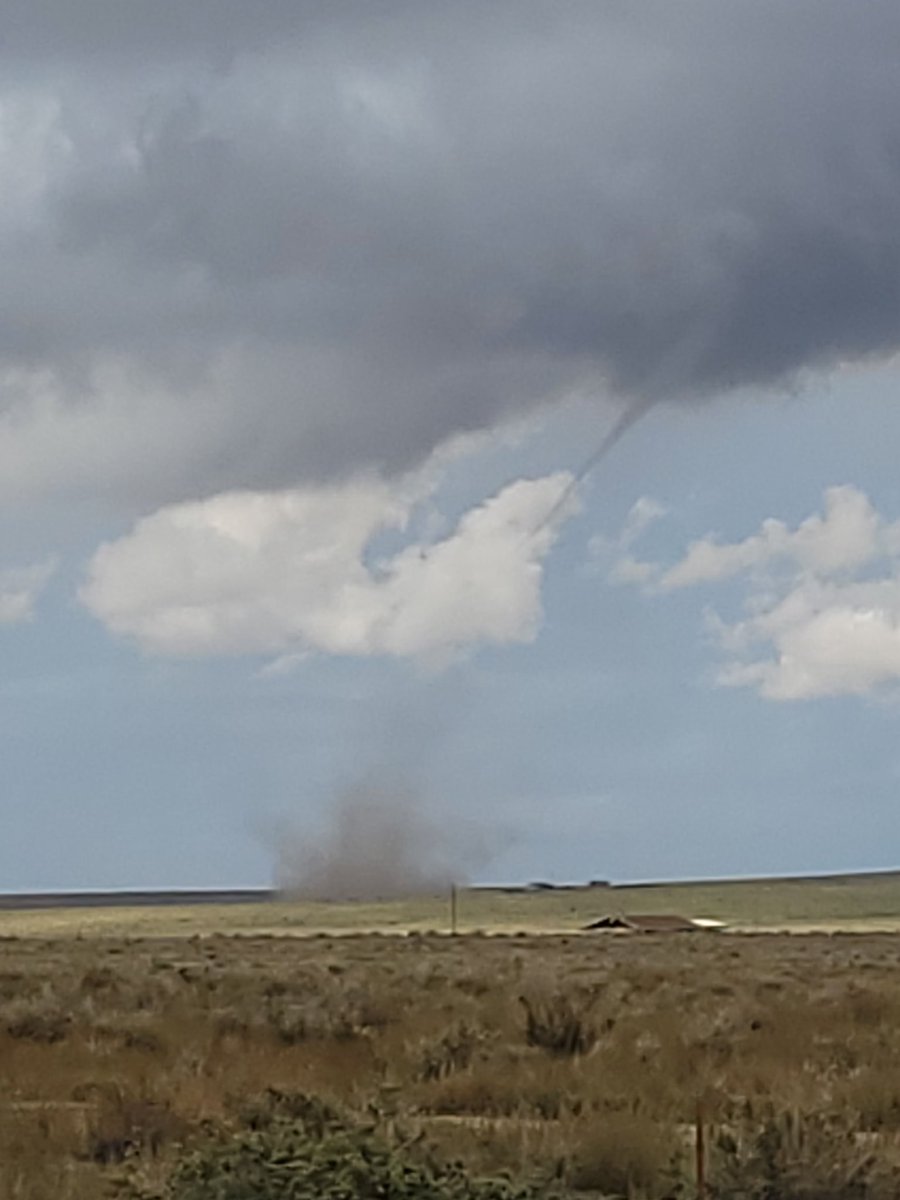 ByronKOAT's tweet photo. Looks like weak #tornado north of Lake Valley N.M. on highway 371

https://t.co/iFWf6Dapus

@koat7news #NewMexico #Monsoon #SevereWX #NMwx https://t.co/0vZpWKq3li