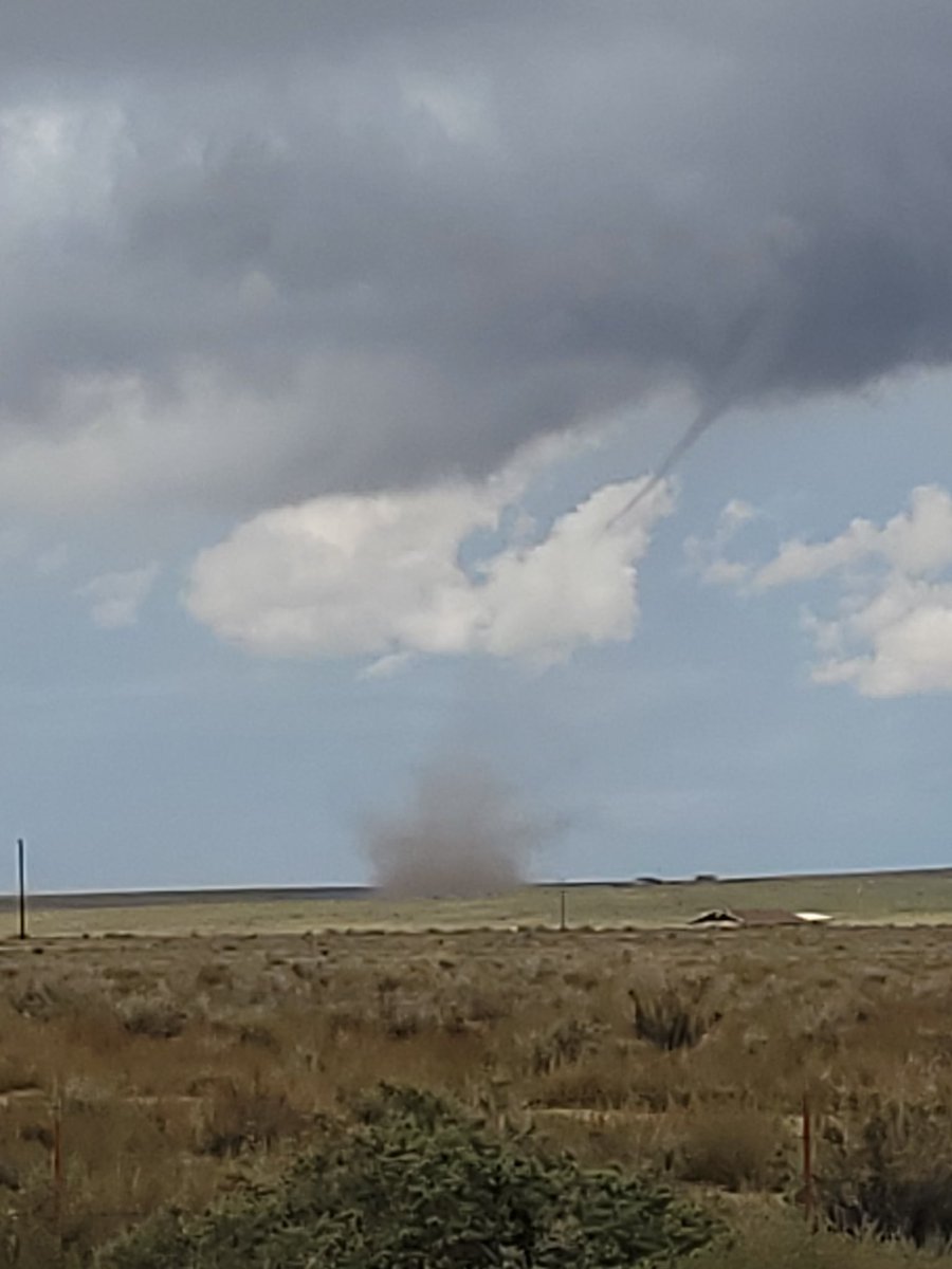 ByronKOAT's tweet photo. Looks like weak #tornado north of Lake Valley N.M. on highway 371

https://t.co/iFWf6Dapus

@koat7news #NewMexico #Monsoon #SevereWX #NMwx https://t.co/0vZpWKq3li