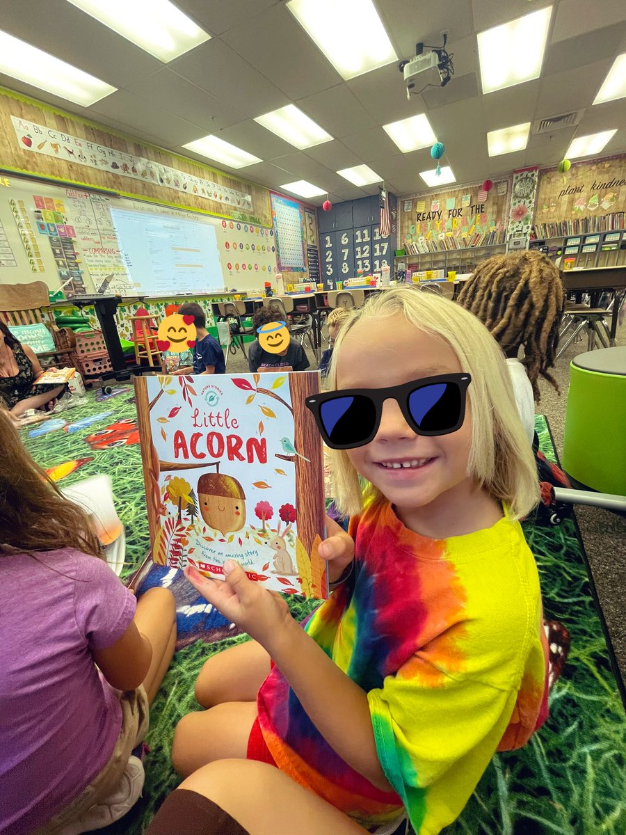 MissSelahG's tweet photo. Our Owls are NUTS 🌰 about our new class books from @Scholastic. The kids love finding acorns at recess, as we’ve been reading the life cycle of an oak tree.🌳🌱 Today we surprised them with their very own “Little Acorn” book by Melanie Joyce. https://t.co/EouOIsBuiS