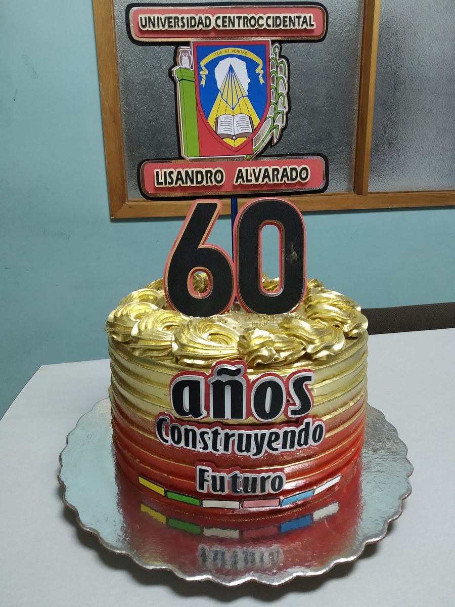 d67662's tweet photo. 60 años de nuestra Insigne Universidad ofreciendo lo mejor para formar a los mejores...
"Año Jubilar de la UCLA" https://t.co/1X2ojQQR6U