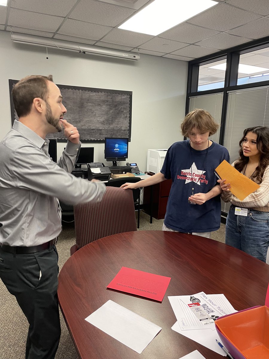 MsBaileyKPBTA's tweet photo. KPARK instructional coaches had a blast 💥 acting out zombie scenarios for AP Psychology. Students did AMAZING 🤩 showing us their knowledge on parts of the brain 🧠!!!
@HumbleISD_KPHS @msromero1819 @CobiVicknair @KPHS_SSandCTE https://t.co/a4nSCXipXF