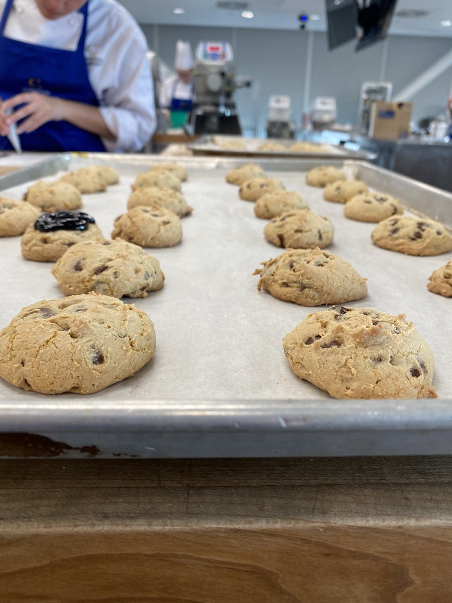 Sarah68212695's tweet photo. Today we bake! Students enjoyed using the Pastry Lab today at @ConestogaC Waterloo Campus. What a great way to kick off our Baking Techniques Dual Credit Program @DualCreditatCC @WellingtonCath @SJBGuelph @lionsnewstoday https://t.co/pCBY0GlfEf