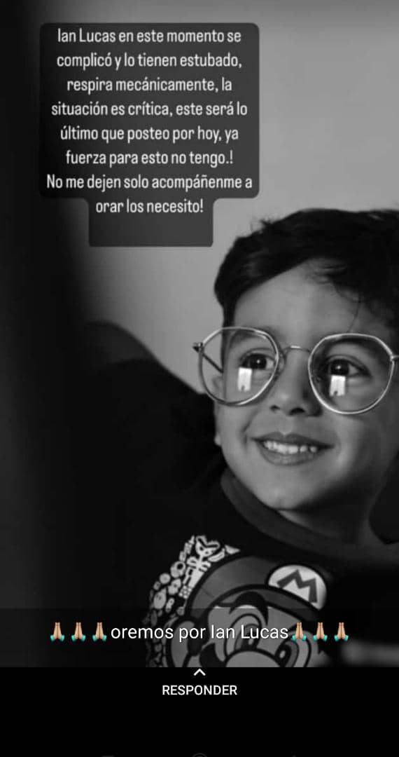 Yoalysperez1's tweet photo. Este hermoso niño tiene un tumor en el riñón, se le bajó la hemoglobina porque no comía bien por la presión que hacía en su estómago. Tumor mide 12cm está entubado y delicado , por favor ayuden con un retwitt que sirve de gran ayuda para que llegue a personas que puedan donar 🙏🏽 https://t.co/USZwxmofi0