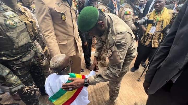 GRAND_P_'s tweet photo. Merci son Excellence @GoitaAssimi Qu'Allah veille sur vous abondamment et protège le Maliba 🇲🇱 https://t.co/PzAPpSMQYv