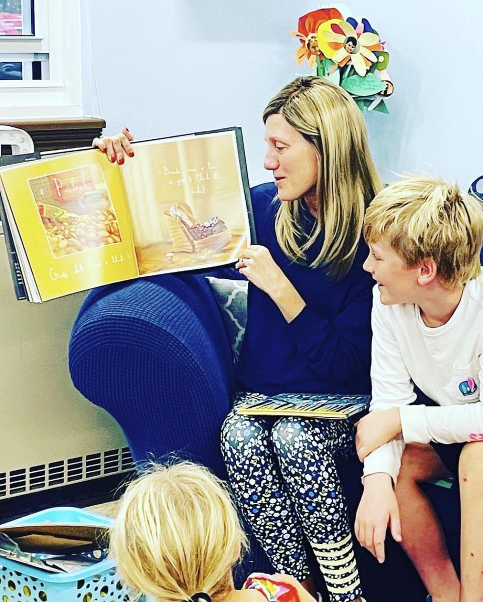 APSAnchors's tweet photo. Mystery Reader in Ms. Bixler’s class 📚 https://t.co/eSBxARJVMK