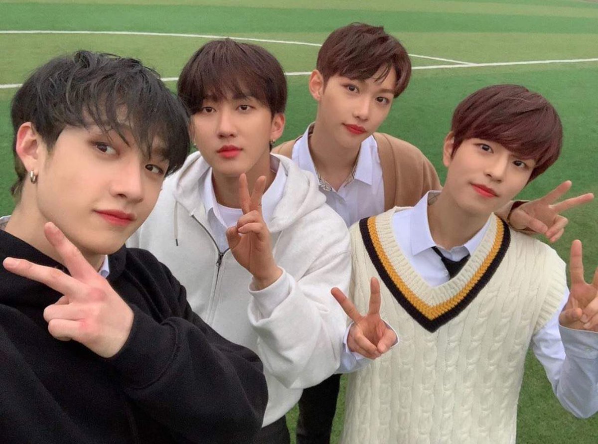 oldseochangbin's tweet photo. do the v sign — #Changbin #창빈 https://t.co/nFU7Tkozsi
