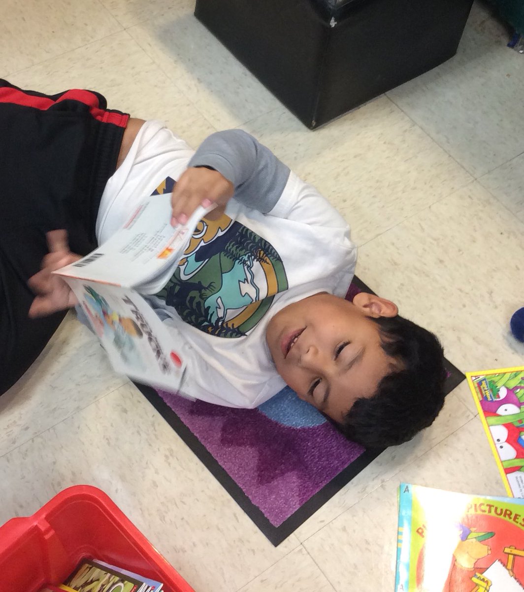 tchanatski's tweet photo. Getting comfy & cozy in our new book nooks!!ππ@Hubbard_School @LanguageArtsRSD #thebestplacetoread #Independentreadingtime #readingcommunity https://t.co/563dnbBWTf