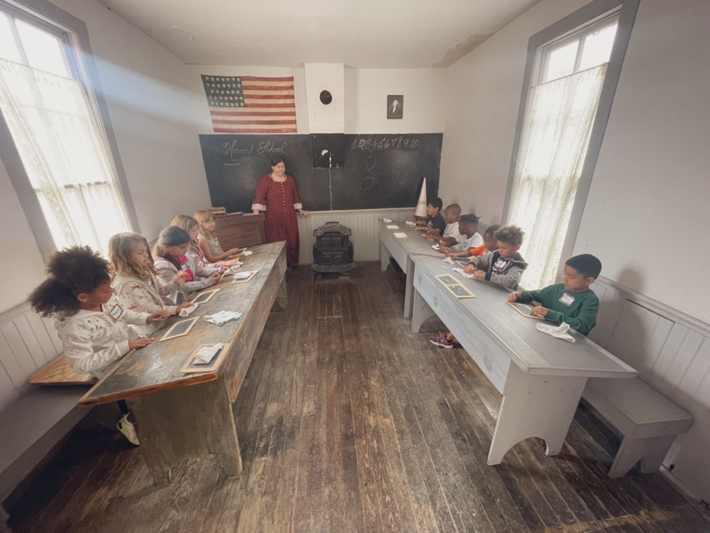KendallKnox15's tweet photo. We had so much fun visiting the 1859 Marshal Home and Museum! We got to experience and learn so many new things. The kids are learning to compare past and present. The jail cell picture is my favorite! #ISD #ISDfirst #Glendale https://t.co/QmimzaWJBD