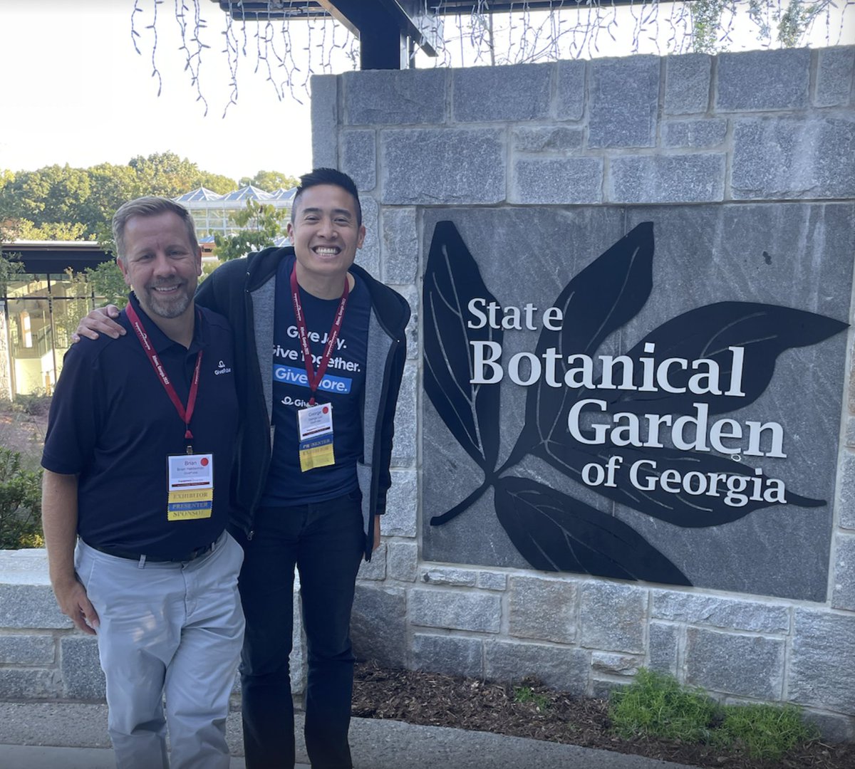 givepulse's tweet photo. @botgardenGA for an amazing @engageschlrship reception with great conversations, southern food, jazz and @UGAHairyDawg #GoDawgs #BotanicalGarden #OEPN2022 #ESCImpact #PublicScholarship https://t.co/zflXpyKyk4