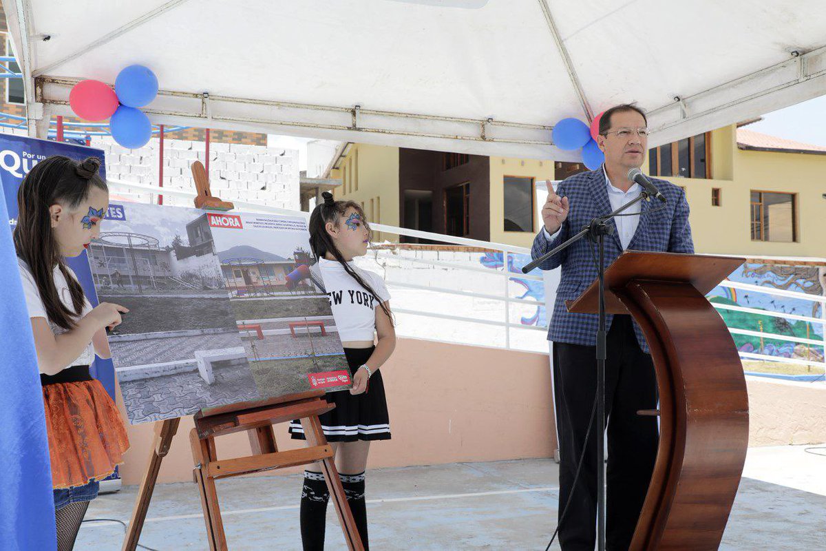 santiguarderas's tweet photo. Desde el Barrio Alcantarillas, de la Parroquia de San Antonio de Pichincha, hacemos la entrega de la rehabilitación del área comunal e implementación de juegos infantiles e inclusivos en el parque del sector. 

¡Un nuevo espacio recuperado después de 12 años de espera! https://t.co/8Zh3LAKbh4