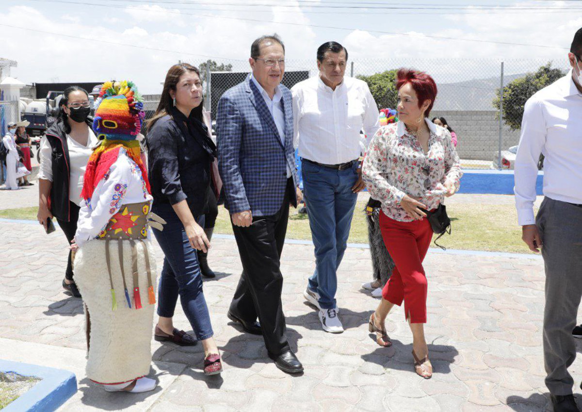 santiguarderas's tweet photo. Desde el Barrio Alcantarillas, de la Parroquia de San Antonio de Pichincha, hacemos la entrega de la rehabilitación del área comunal e implementación de juegos infantiles e inclusivos en el parque del sector. 

¡Un nuevo espacio recuperado después de 12 años de espera! https://t.co/8Zh3LAKbh4