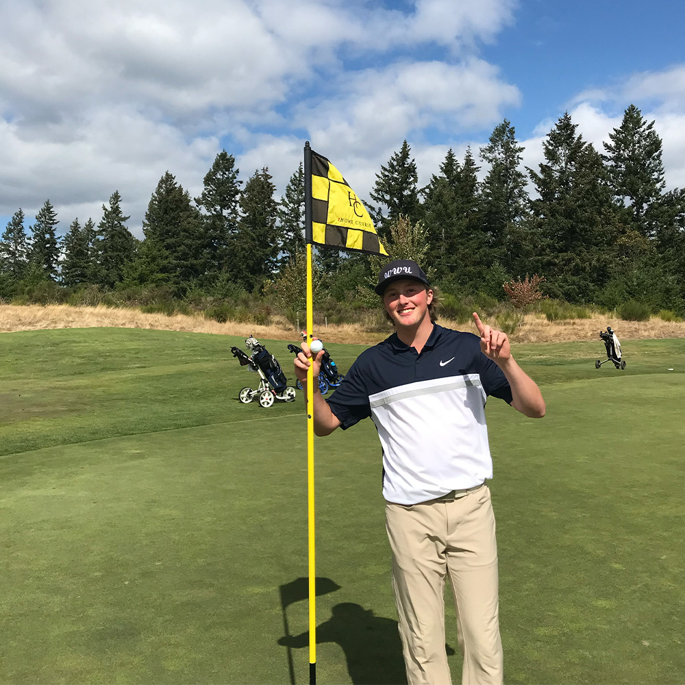 WWUAthletics's tweet photo. 🚨 Ace Alert 🚨

Congrats to @WWUGolf senior co-captain Cody Oakes on his hole-in-one on No. 4 at The Home Course during Thursday's practice round for the SMU Bishop Invitational.

Cody aced No. 4 with a 6 iron from 193 yards out!

@PlayWAGolf @TheHomeCourse @codyoakes8 https://t.co/2oxBuJip6k