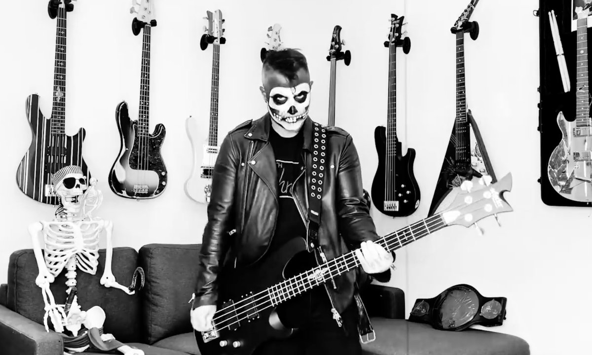 TheOfficialA7X's tweet photo. So long summer... 💀 Have you picked up our Halloween starter pack in the https://t.co/POqxJdbDH4 store? https://t.co/bQMmedr498