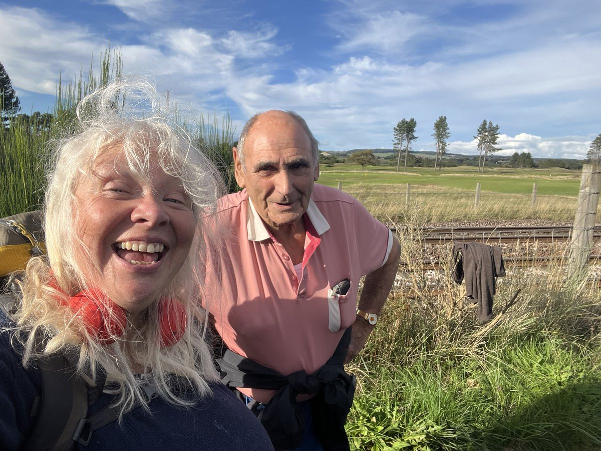 #CoveringtheCoast anther 15miles today #Tayport to #Barrybudden for <a href="/OvarianCancerUK/">Ovarian Cancer Action</a> Total is now 121miles. Huge support from Morris today🤩🤩🤩 Please #RT and give generously justgiving.com/fundraising/G-…