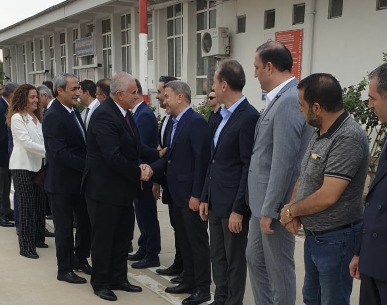 Siirt Ticaret ve Sanayi Odası Yönetim Kurulu Başkanımız <a href="/guvenkuzu56/">Güven Kuzu</a>, <a href="/TCYargitay/">Yargıtay Başkanlığı</a> Başkanı Mehmet Akarca, Yargıtay Cumhuriyet Başsavcısı Bekir Şahin ve Yargıtay Üyelerini Siirt Havalimanı’nda karşıladı.