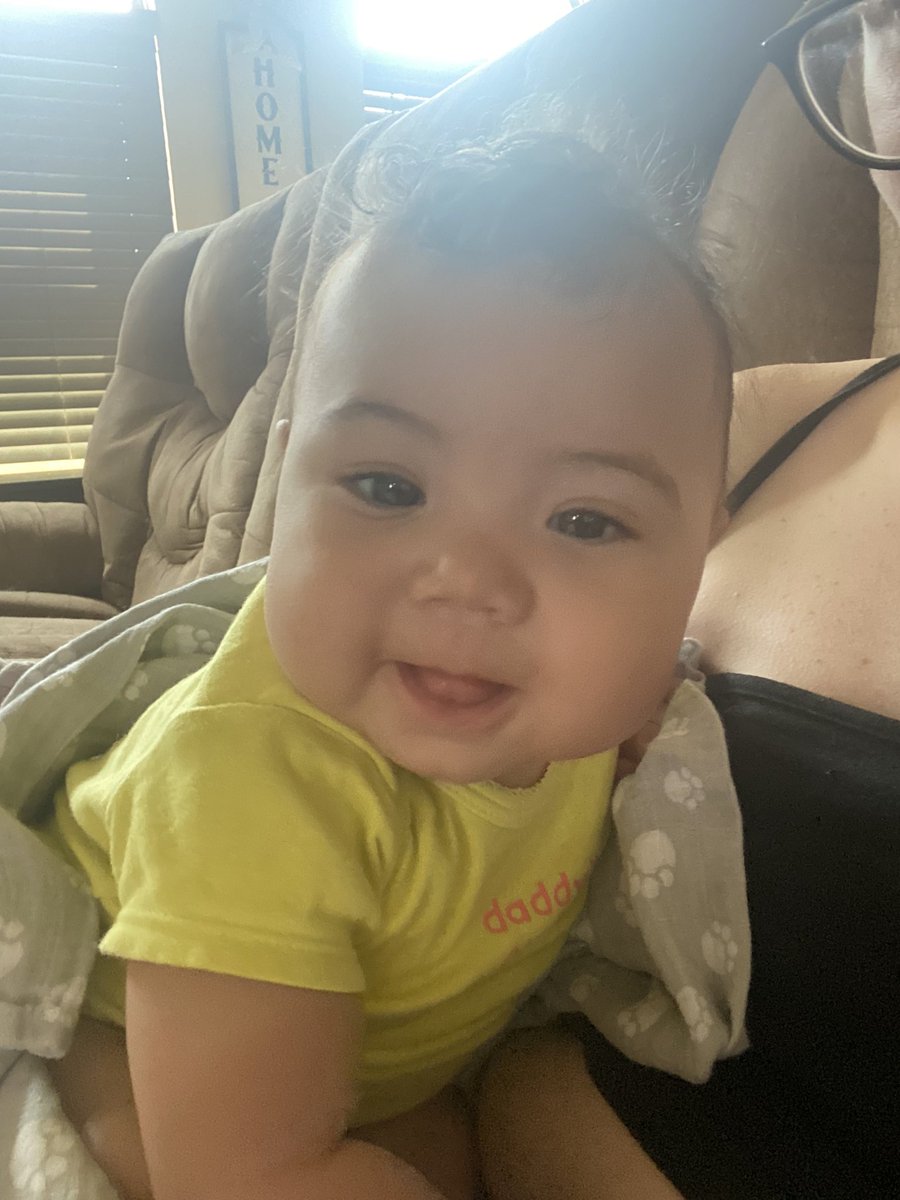knikkibernard's tweet photo. Holy shit ! How are you already 6 months old ?! It feels like just yesterday you were an itty bitty little newborn 😭😭 https://t.co/PSjG9yAL6l