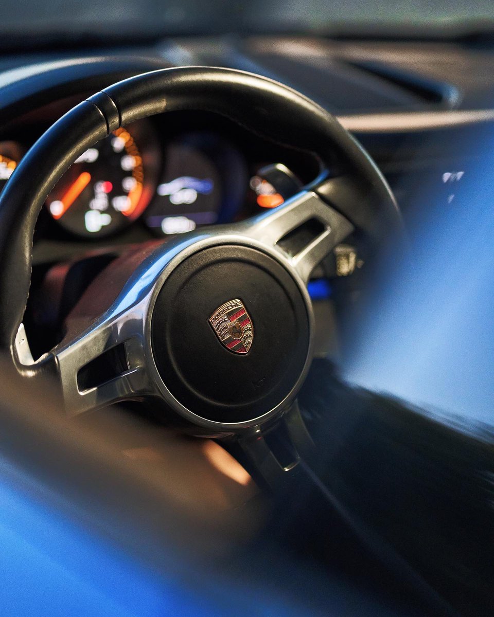 tstflamez's tweet photo. Sapphire blue Porsche GT3 😮‍💨 https://t.co/3OIKU7a7i2