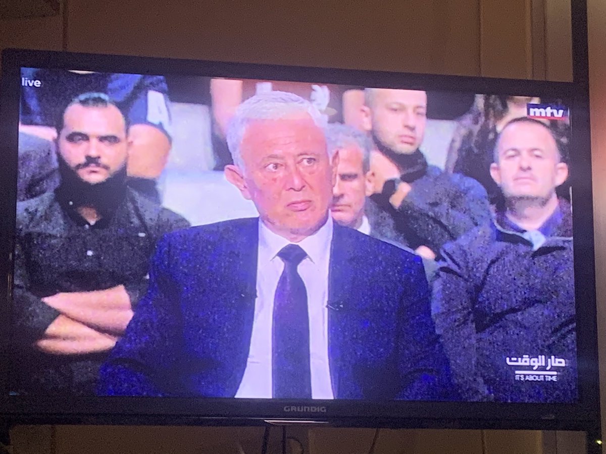 KaramRachel's tweet image. وقتا قللو مارسيل ل #سليمان_فرنجيه &quot;وزيرك رقّى المدراء العونيين وعلاهم بتقبل هيك؟!&quot; قللو فرنجيه &quot;عنجد هيك عم يعمل؟! &quot;وصمت…
كان الاجدر بالرئيس المقبل الممكن يقول&quot;اذا بيستحقو وشاطرين برافو عليه، بدنا القبضايات لو لمين ما انتموا، والسيء ينطرد لو لمين ما انتمى!&quot;
هيك بدنا نبني بلدنا🇱🇧