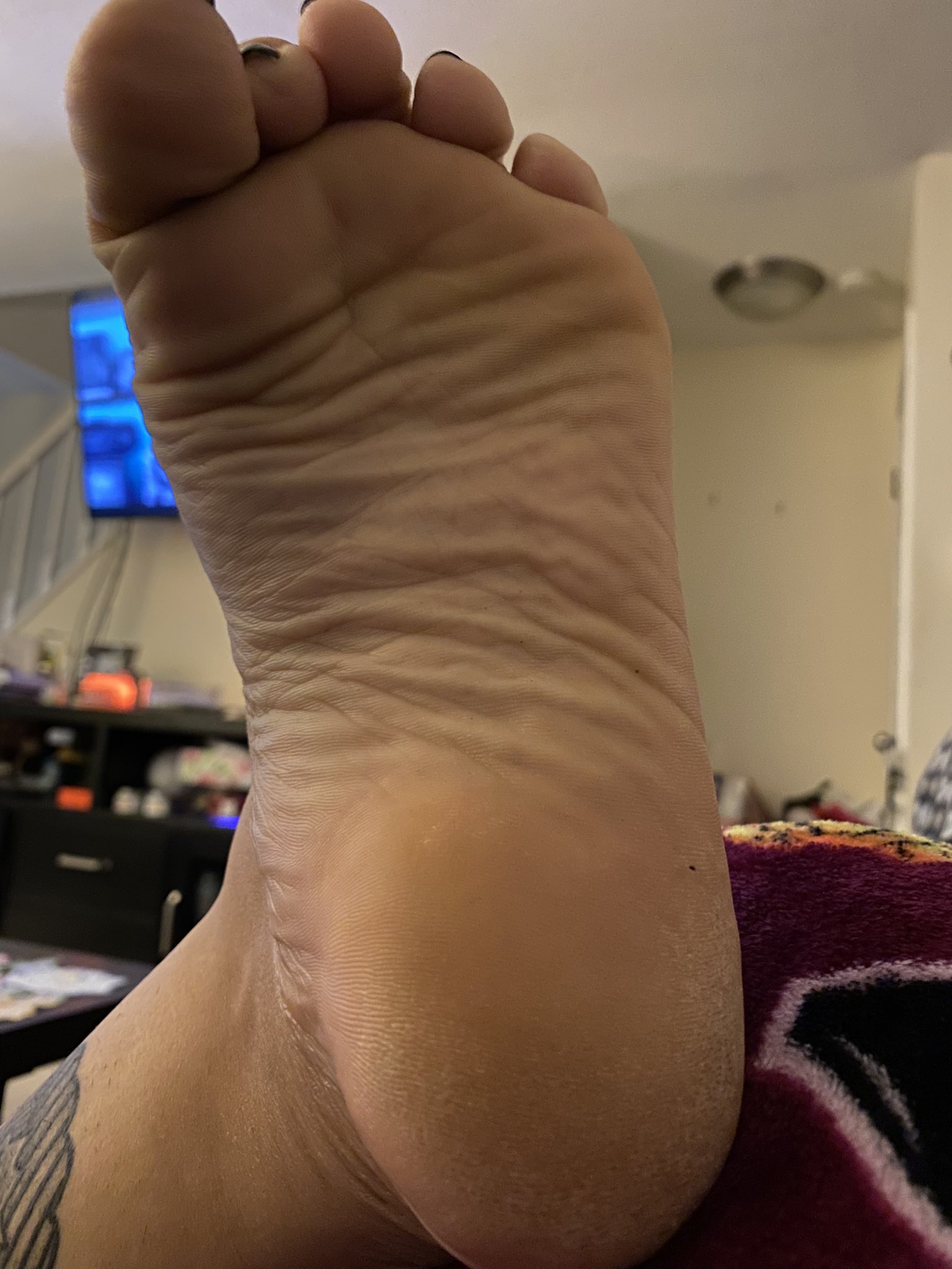 footdom TW Pornstars - SeleneSmoke. Twitter. Worship these wrinkles footdom. 8:10  PM - 22 Sep 2022